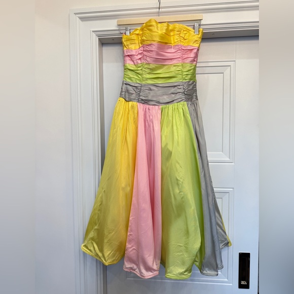 NWOT BETSEY JOHNSON CIRCUS  2005 BOWS STRIPED 6 AS SEEN ON BETSEY EVENING - Picture 3 of 9